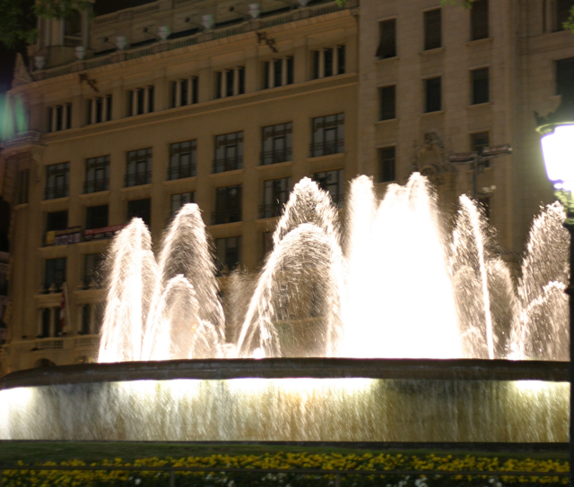 Plaza Catalunya fountain, 12-12-09